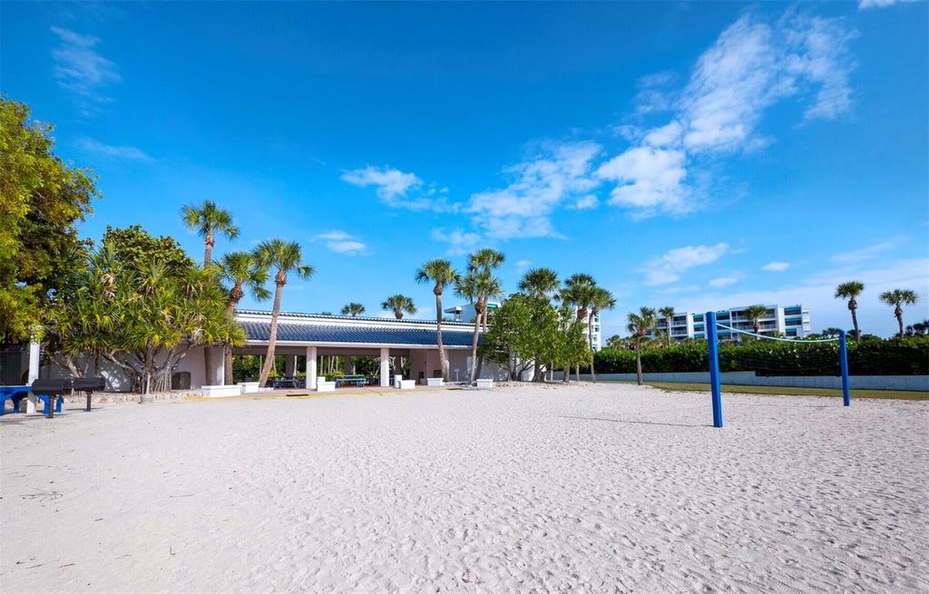 Image 50 of property listing at 1918 HARBOURSIDE DRIVE 902, Longboat Key, FL 34228