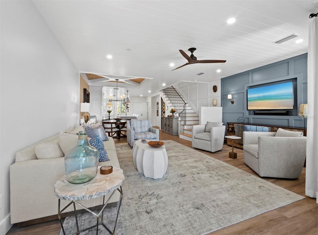 Image 10 of property listing at 1918 HARBOURSIDE DRIVE 902, Longboat Key, FL 34228