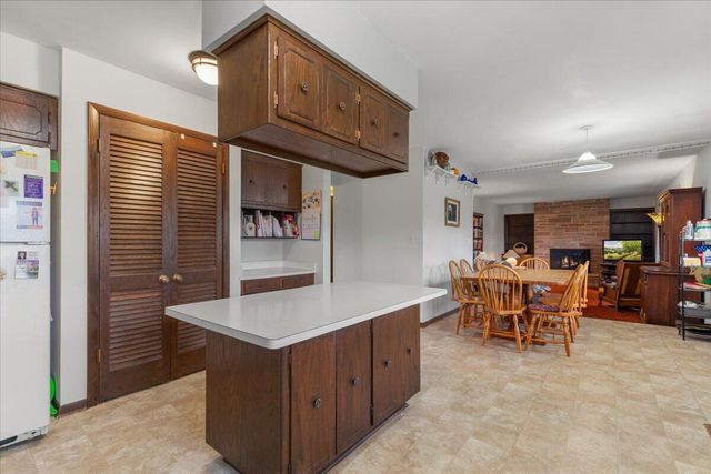 2818 Farview DRIVE, Richfield, WI 53076