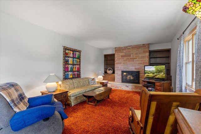 2818 Farview DRIVE, Richfield, WI 53076