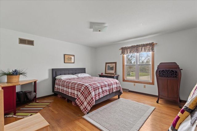 2818 Farview DRIVE, Richfield, WI 53076