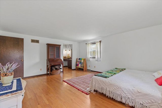 2818 Farview DRIVE, Richfield, WI 53076