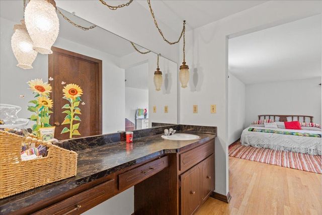 2818 Farview DRIVE, Richfield, WI 53076