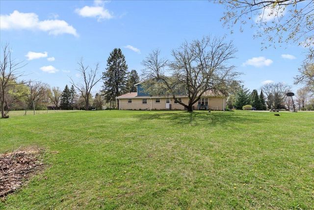 2818 Farview DRIVE, Richfield, WI 53076