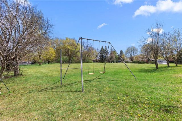 2818 Farview DRIVE, Richfield, WI 53076