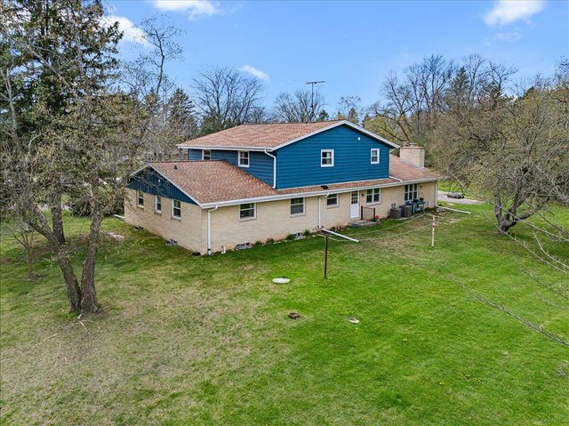 2818 Farview DRIVE, Richfield, WI 53076