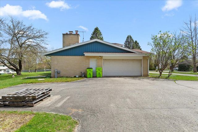 2818 Farview DRIVE, Richfield, WI 53076