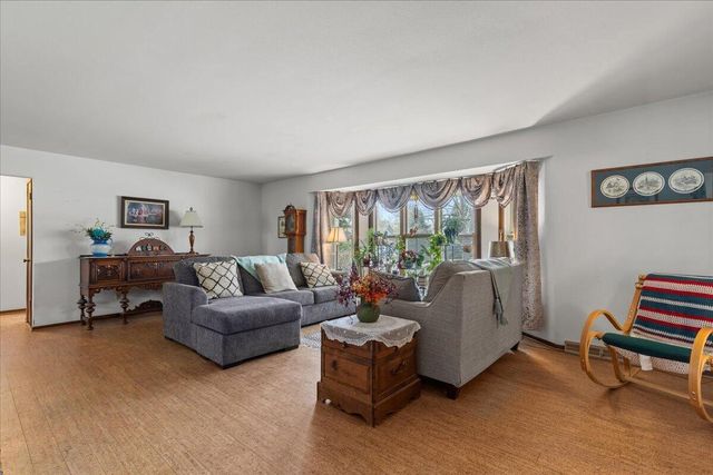 2818 Farview DRIVE, Richfield, WI 53076