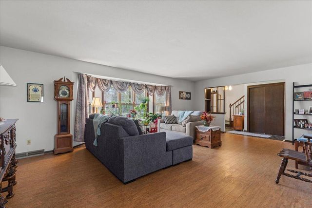 2818 Farview DRIVE, Richfield, WI 53076