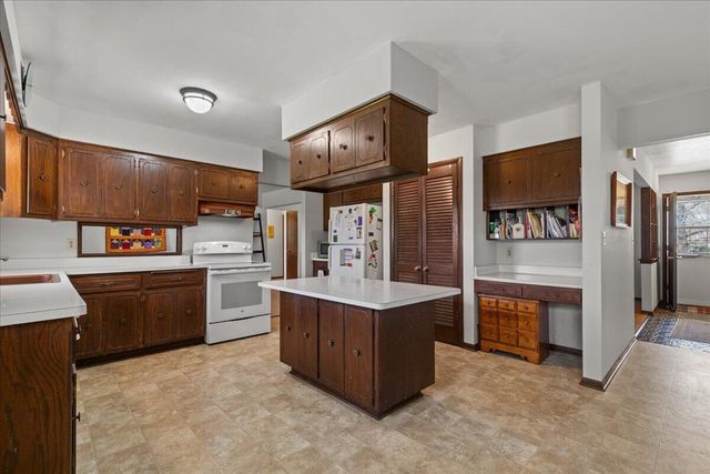 2818 Farview DRIVE, Richfield, WI 53076