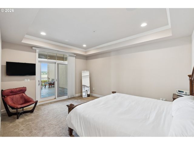 707 N HAYDEN ISLAND Dr 218, Portland, OR 97217