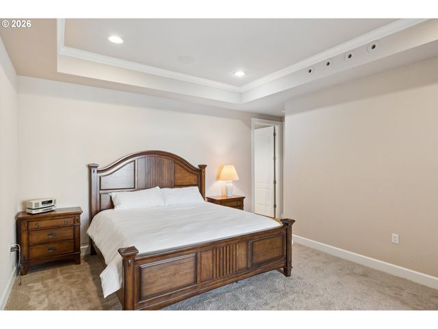 707 N HAYDEN ISLAND Dr 218, Portland, OR 97217