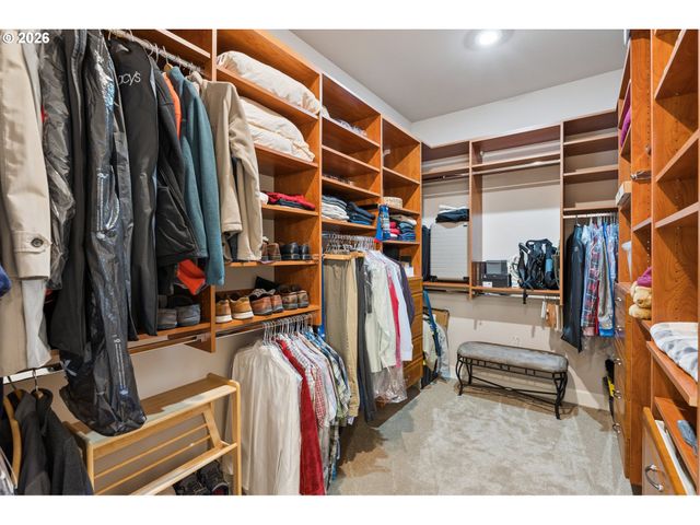 707 N HAYDEN ISLAND Dr 218, Portland, OR 97217