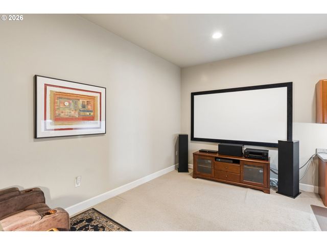 707 N HAYDEN ISLAND Dr 218, Portland, OR 97217