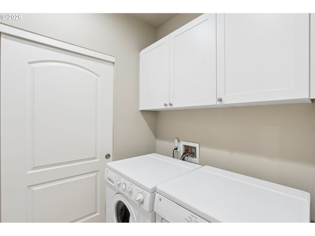 707 N HAYDEN ISLAND Dr 218, Portland, OR 97217