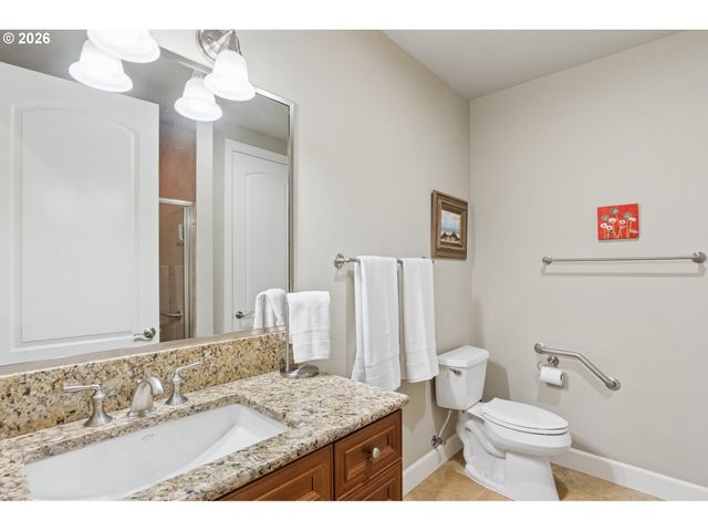 707 N HAYDEN ISLAND Dr 218, Portland, OR 97217