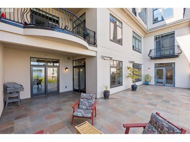 707 N HAYDEN ISLAND Dr 218, Portland, OR 97217
