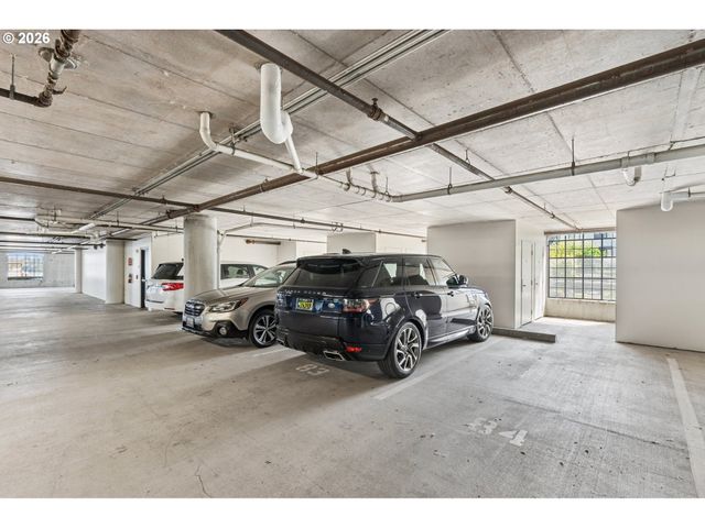 707 N HAYDEN ISLAND Dr 218, Portland, OR 97217