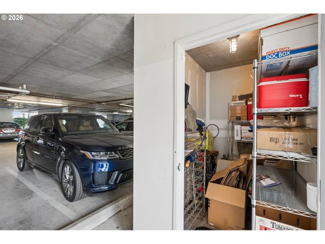 707 N HAYDEN ISLAND Dr 218, Portland, OR 97217