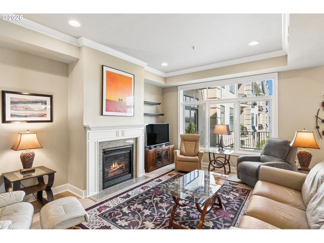 707 N HAYDEN ISLAND Dr 218, Portland, OR 97217