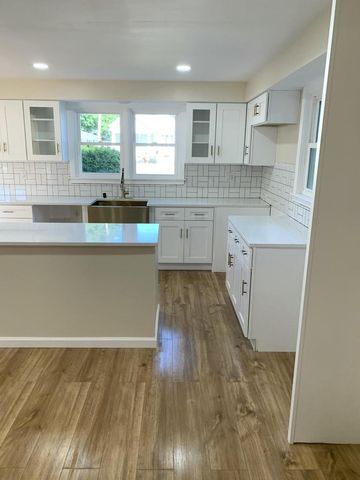 2040 Jay Eye See AVENUE, Racine, WI 53403