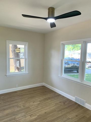 2040 Jay Eye See AVENUE, Racine, WI 53403