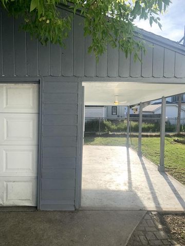 2040 Jay Eye See AVENUE, Racine, WI 53403