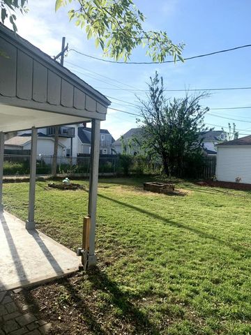 2040 Jay Eye See AVENUE, Racine, WI 53403
