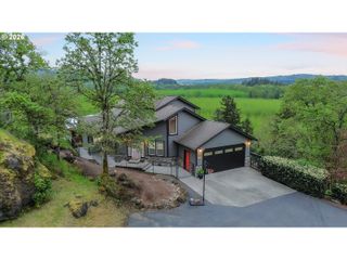 72 BLUFF Rd, Kelso, WA 98626