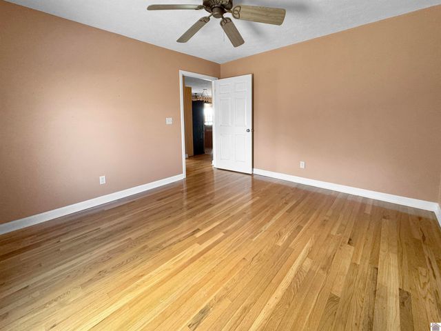 102 Meadowlark Rd, Princeton, KY 42445