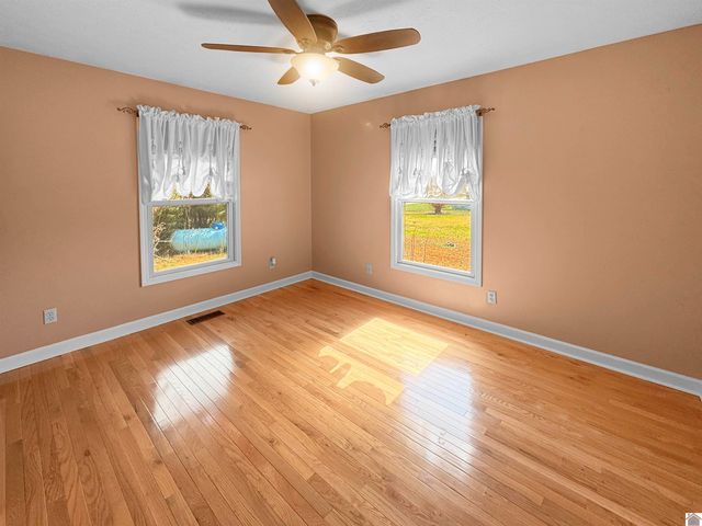 102 Meadowlark Rd, Princeton, KY 42445