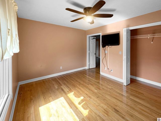 102 Meadowlark Rd, Princeton, KY 42445