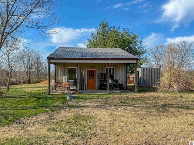102 Meadowlark Rd, Princeton, KY 42445