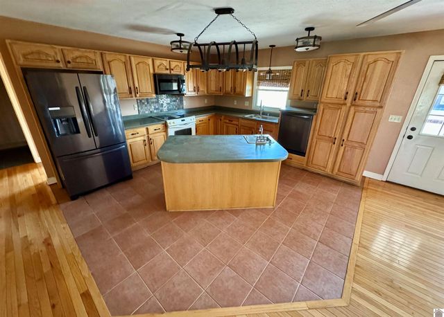 102 Meadowlark Rd, Princeton, KY 42445