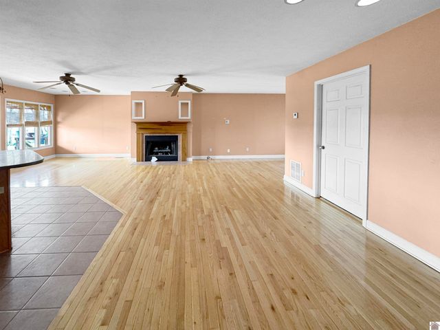 102 Meadowlark Rd, Princeton, KY 42445