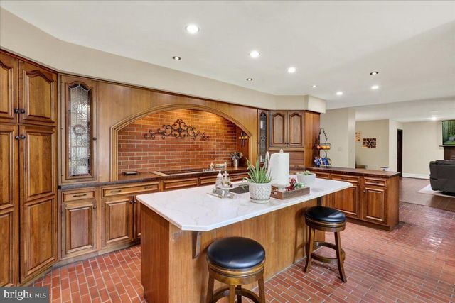 8 TUDOR CT, Mohnton, PA 19540