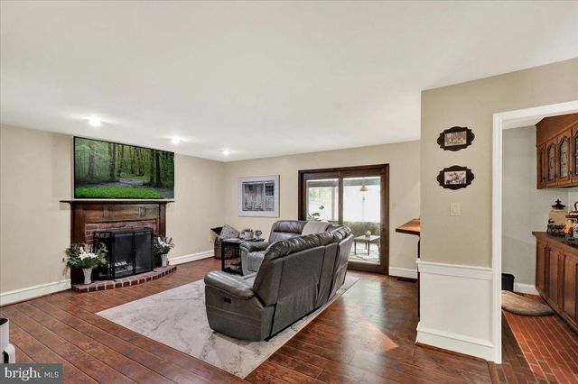 8 TUDOR CT, Mohnton, PA 19540