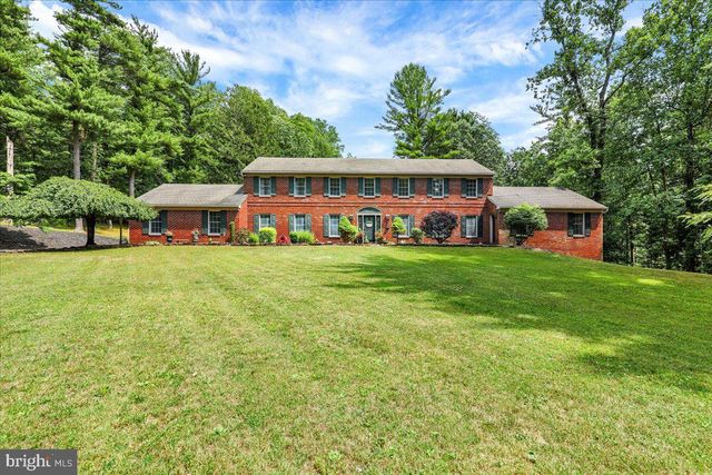 8 TUDOR CT, Mohnton, PA 19540