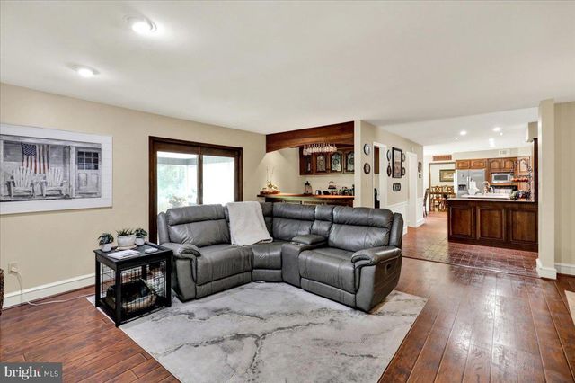 8 TUDOR CT, Mohnton, PA 19540