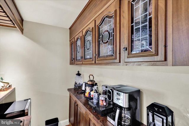 8 TUDOR CT, Mohnton, PA 19540