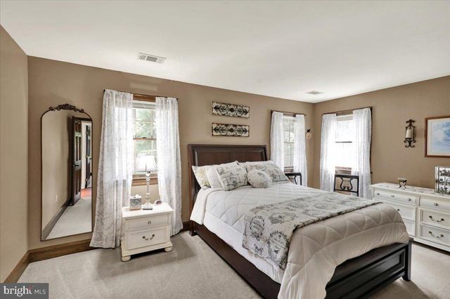 8 TUDOR CT, Mohnton, PA 19540