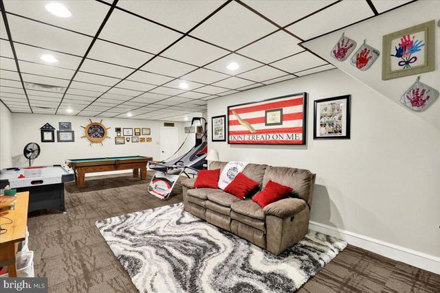 8 TUDOR CT, Mohnton, PA 19540