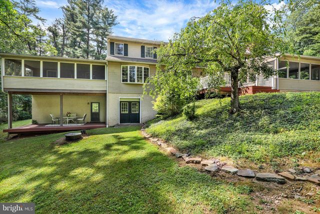 8 TUDOR CT, Mohnton, PA 19540