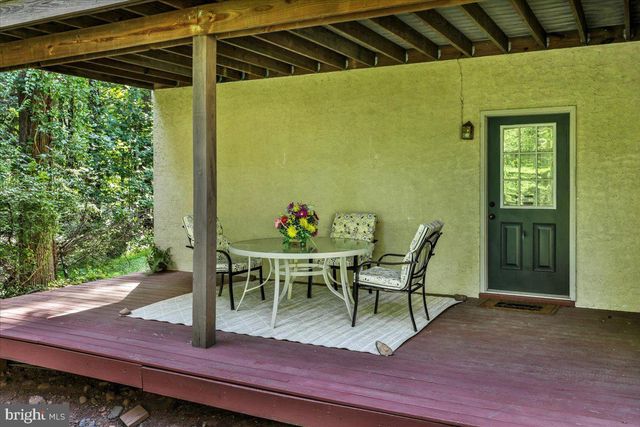 8 TUDOR CT, Mohnton, PA 19540