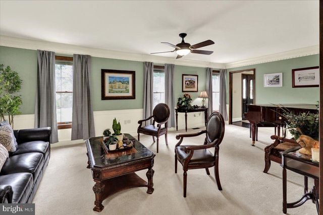8 TUDOR CT, Mohnton, PA 19540