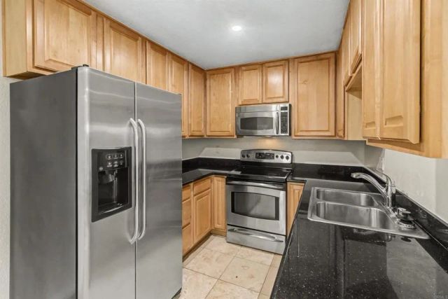 3635 Ash Street 7, San Diego, CA 92105