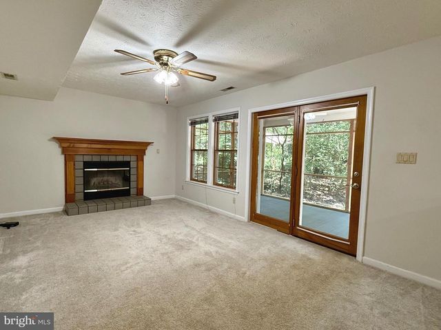 23124 AUTUMN LEAF WAY, California, MD 20619