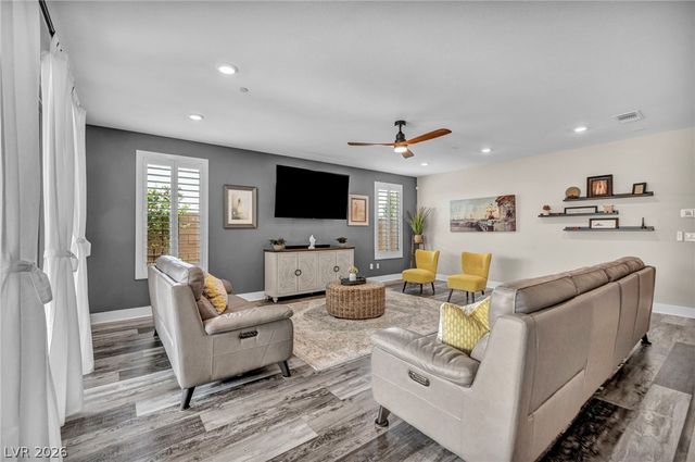 10912 Gardenova Avenue, Las Vegas, NV 89166