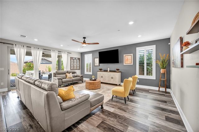 10912 Gardenova Avenue, Las Vegas, NV 89166