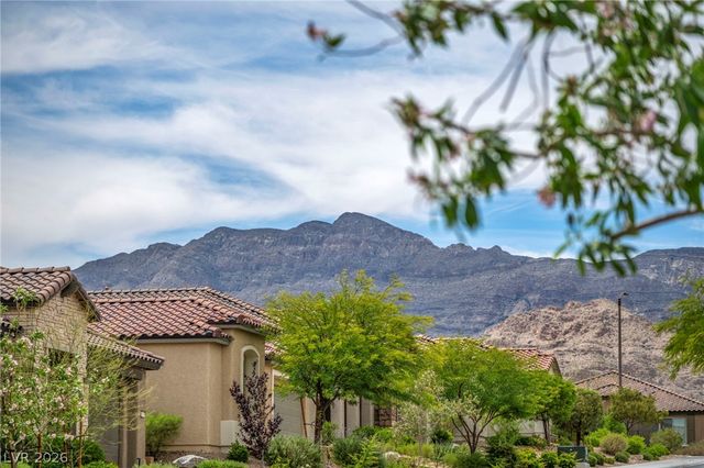 10912 Gardenova Avenue, Las Vegas, NV 89166